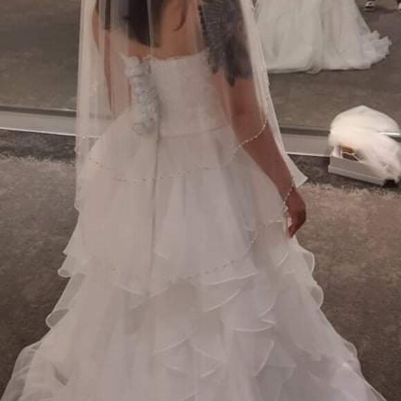 Wedding Dress! - Picture 3 of 7